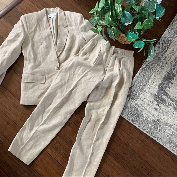 Vintage Jackets & Blazers - Vintage Liz Claiborne 100% Linen High waist Suit